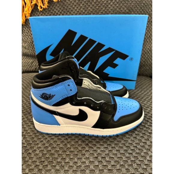 Sz - 6Y/7.5W Jordan 1 UNC Toe GS - Picture 4 of 7